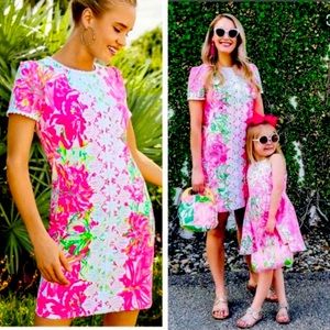 Lilly Pulitzer Maisie stretch shifts size 4. Slightly worn.